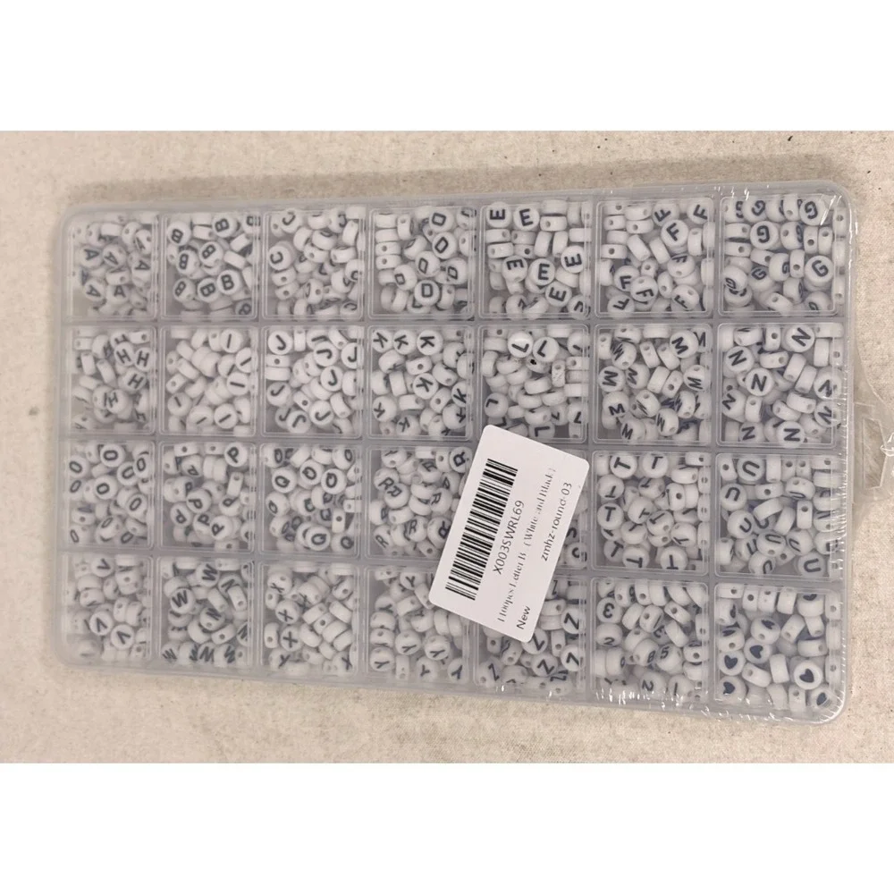 ZRMHZ 1400pc White Black Alphabet Letter Number Heart Acrylic Bead Set Case NEW